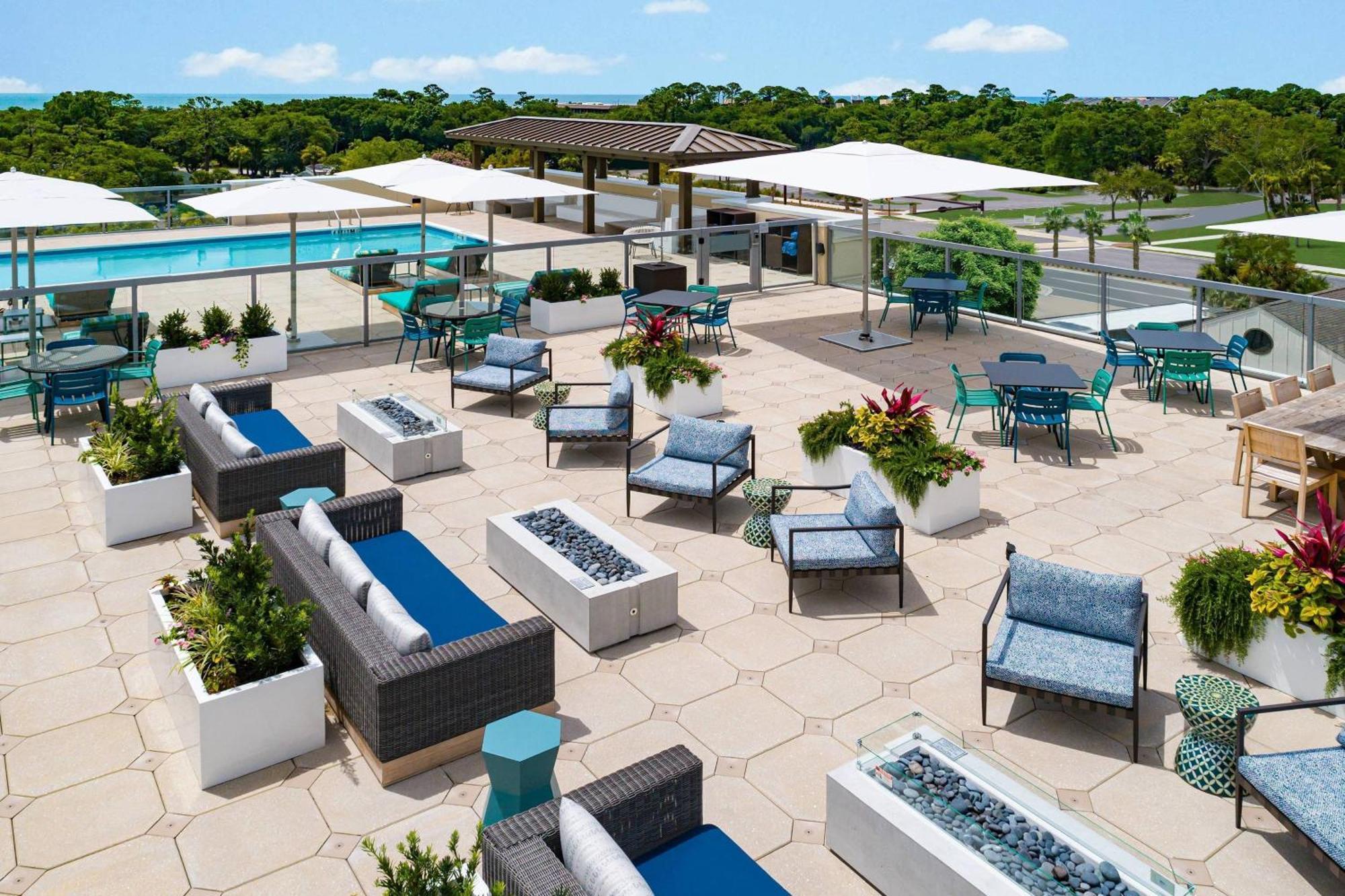 Courtyard By Marriott Hotel