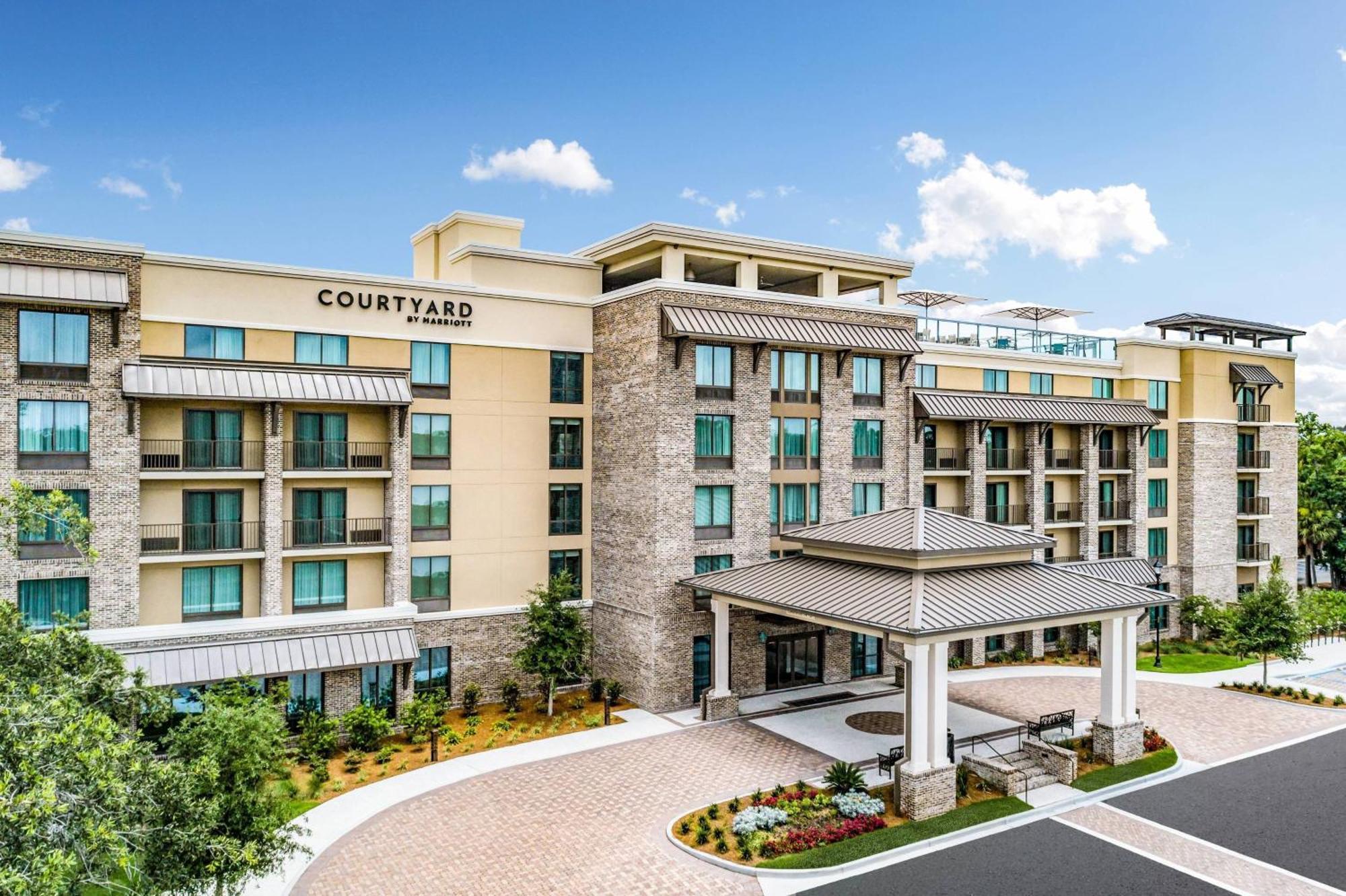 Courtyard By Marriott