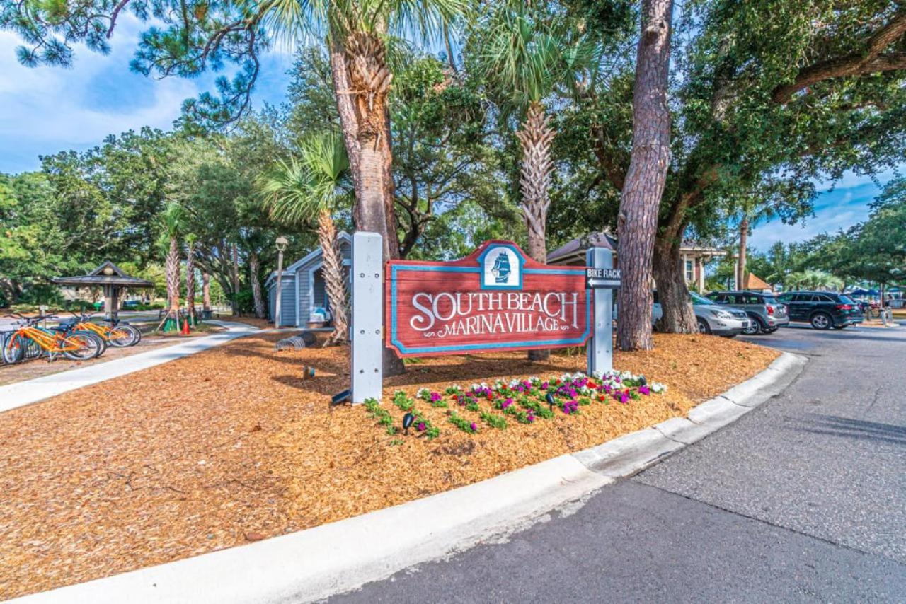 Holiday home 1762 Bluff Modern Updated Water Views Sleeps 8 Sea Pines