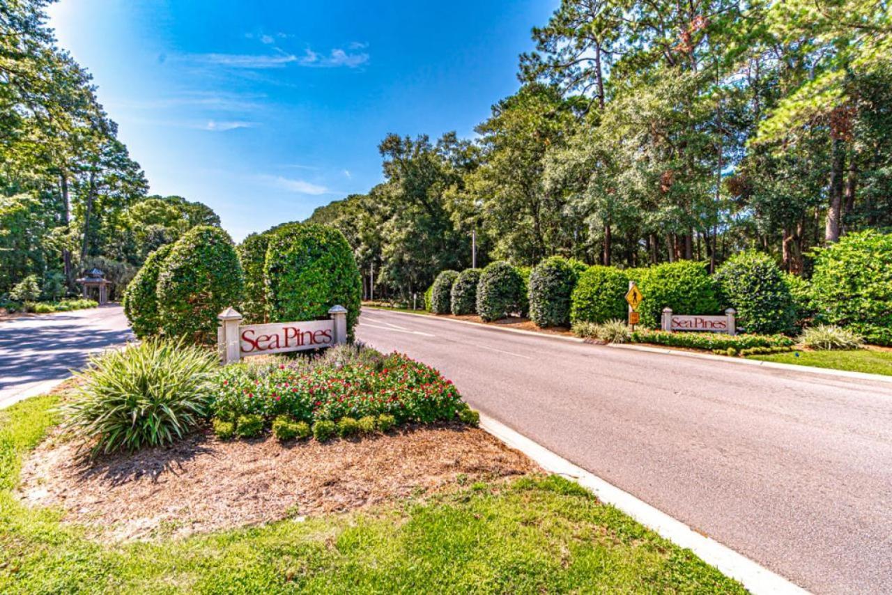 Holiday home 1762 Bluff Modern Updated Water Views Sleeps 8 Sea Pines *