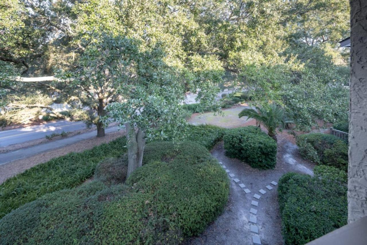 Holiday home New Finishing Touches Added ! Walk To The Salty Dog South Sleeps 4 Sea Pines *
