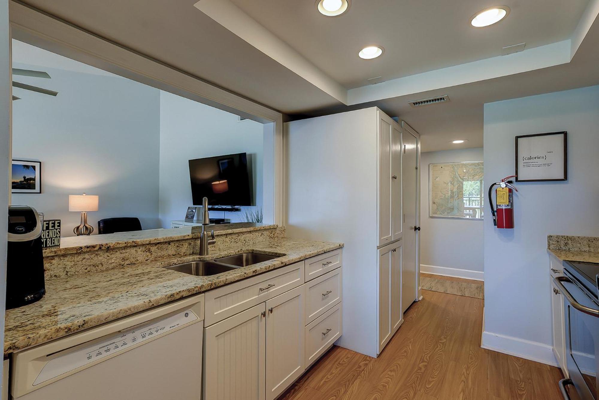 1762 Bluff Modern Updated Water Views Sleeps 8 Sea Pines