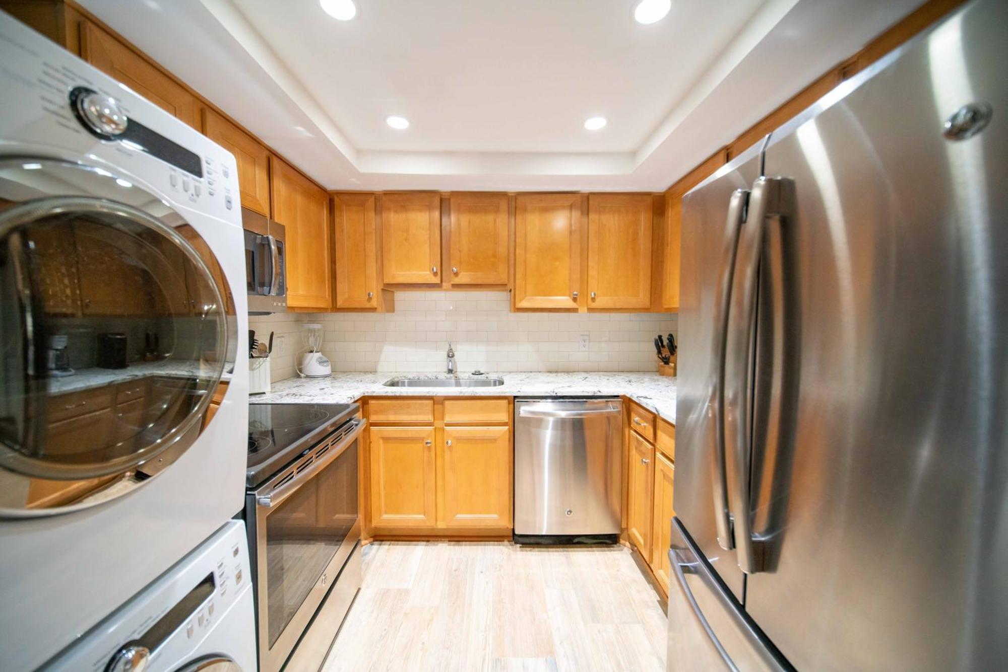 Holiday home New Finishing Touches Added ! Walk To The Salty Dog South Sleeps 4 Sea Pines *