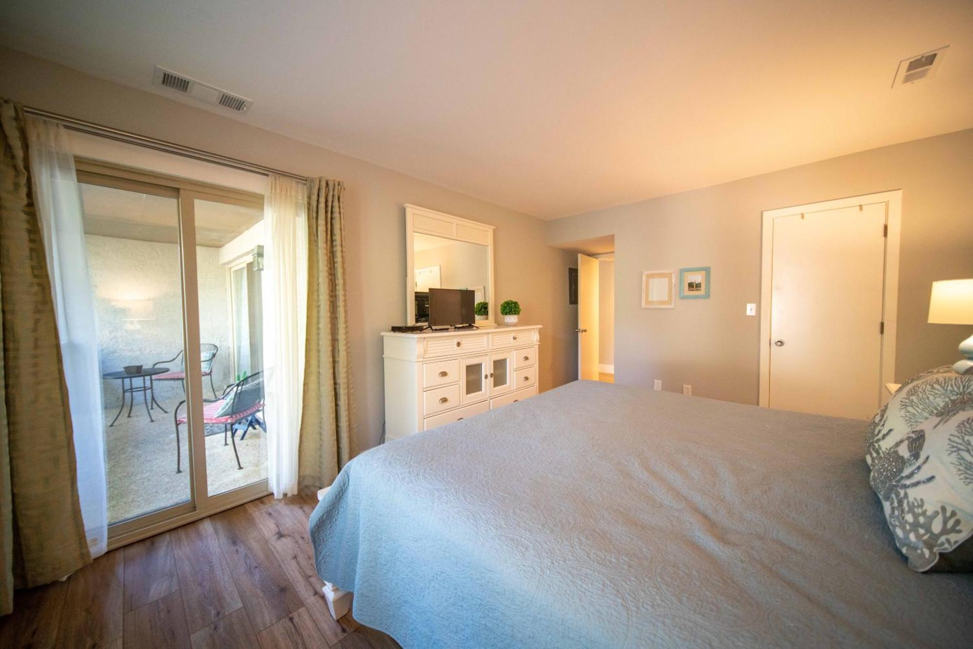 New Finishing Touches Added ! Walk To The Salty Dog South Sleeps 4 Sea Pines Holiday home