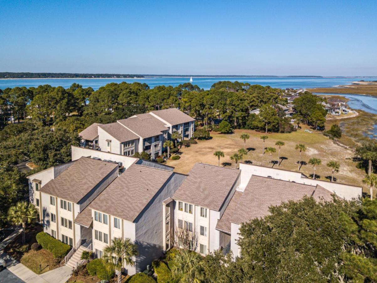 1737 Bluff Renovated Tommy Bahama Water Views Sleeps 6 Sea Pines * Hilton Head Island