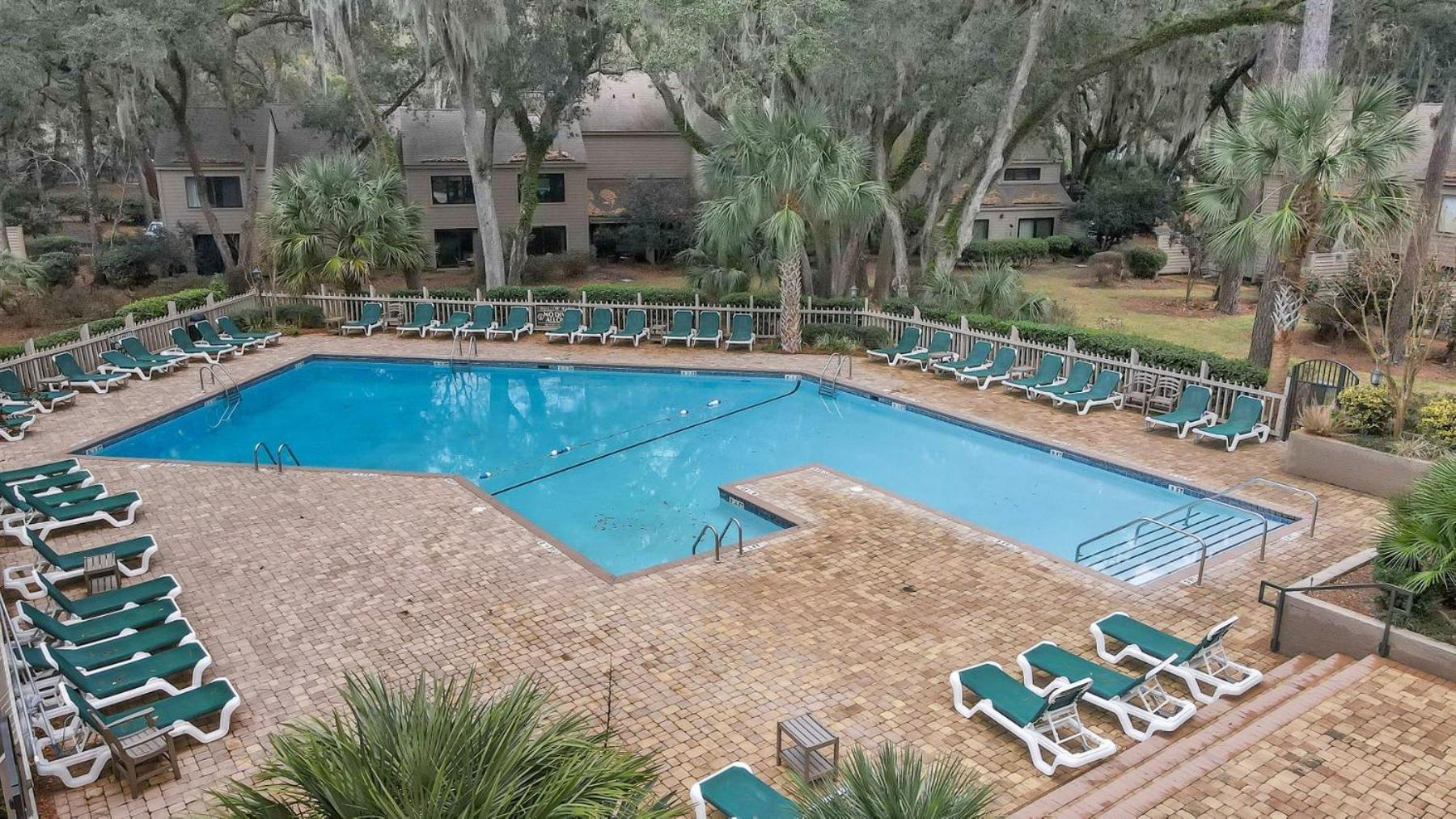 Holiday home New Listing! Brand New Renovated Golf Course View Steps From Harbourtown Sea Pines