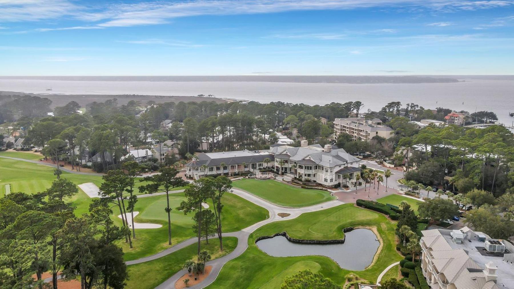 Holiday home New Listing! Brand New Renovated Golf Course View Steps From Harbourtown Sea Pines