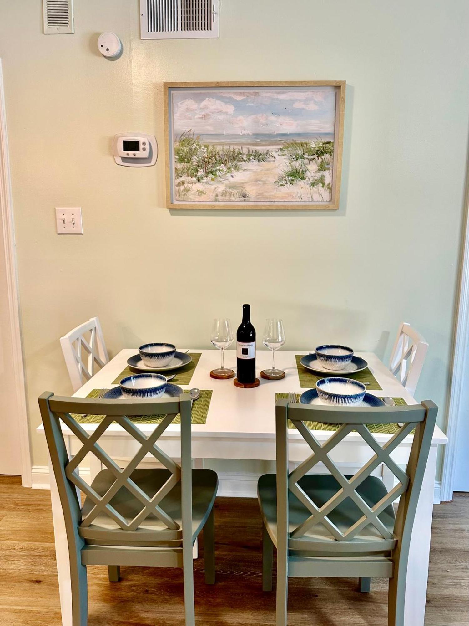 Apartment Cozy 1bd, 5 Mins Walk To The Beach, No Stairs! *