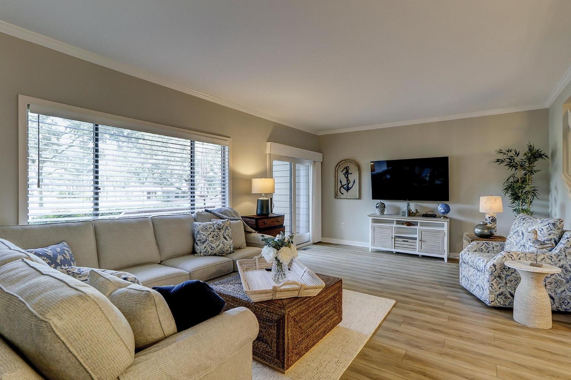 2549 Gleneagle Lane