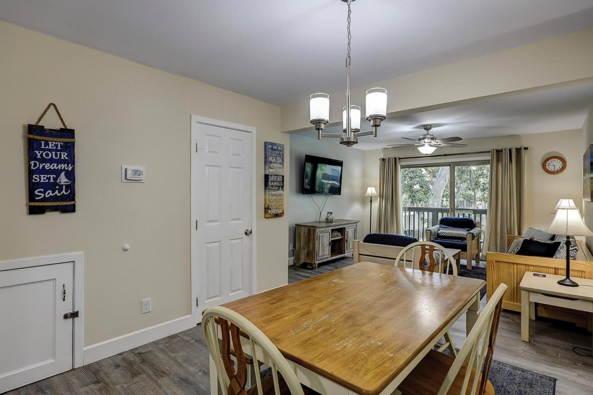 404 Tanglewood *