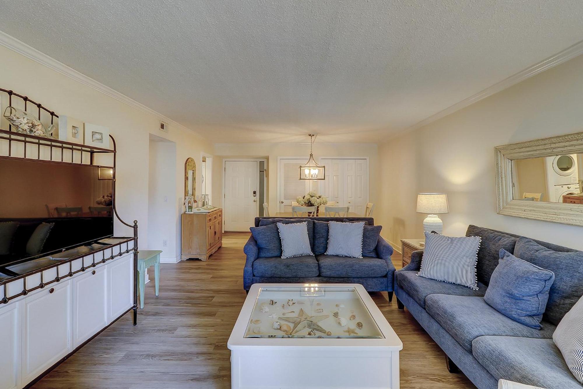 1689 Bluff