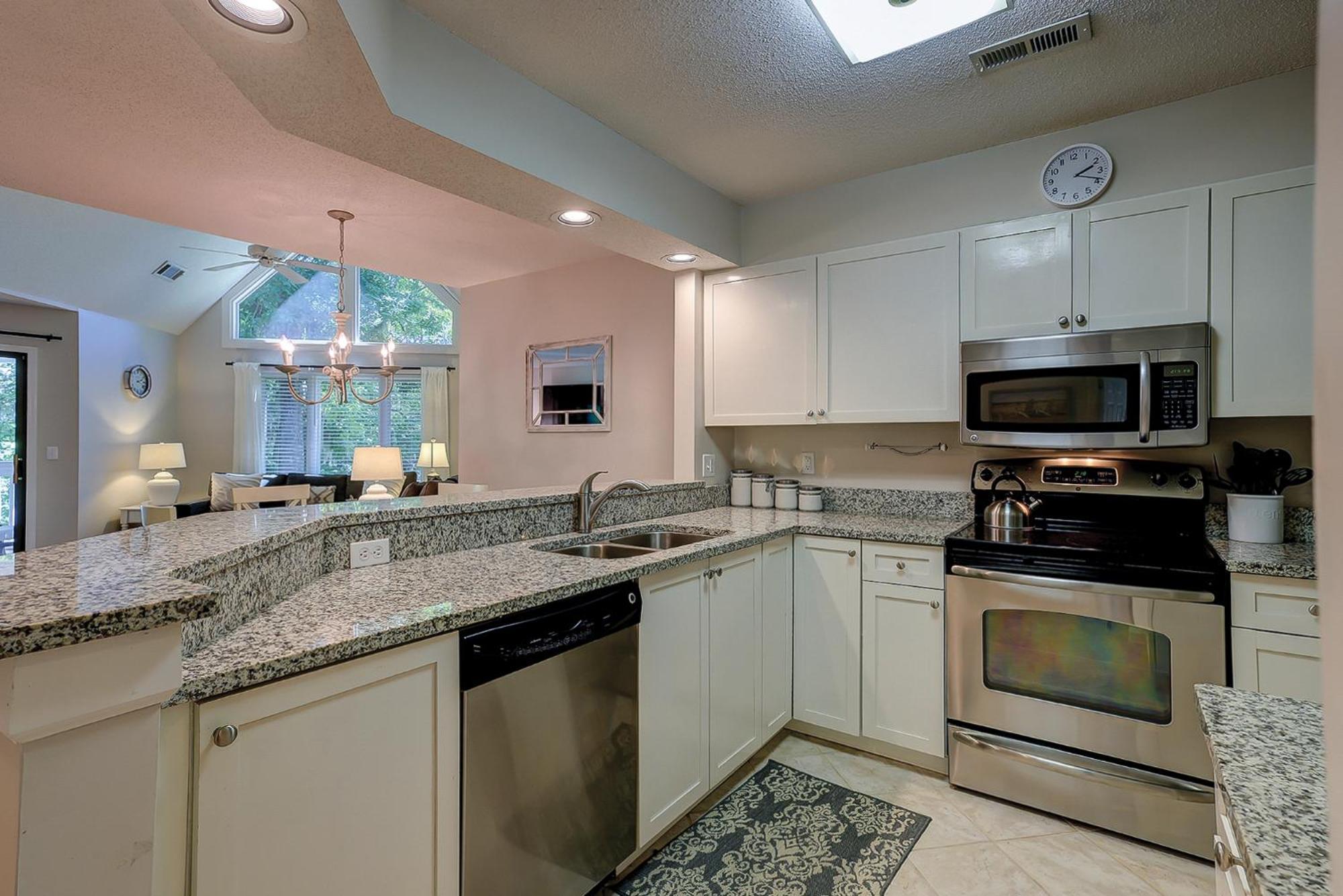 Holiday home 202 Colonnade Club *