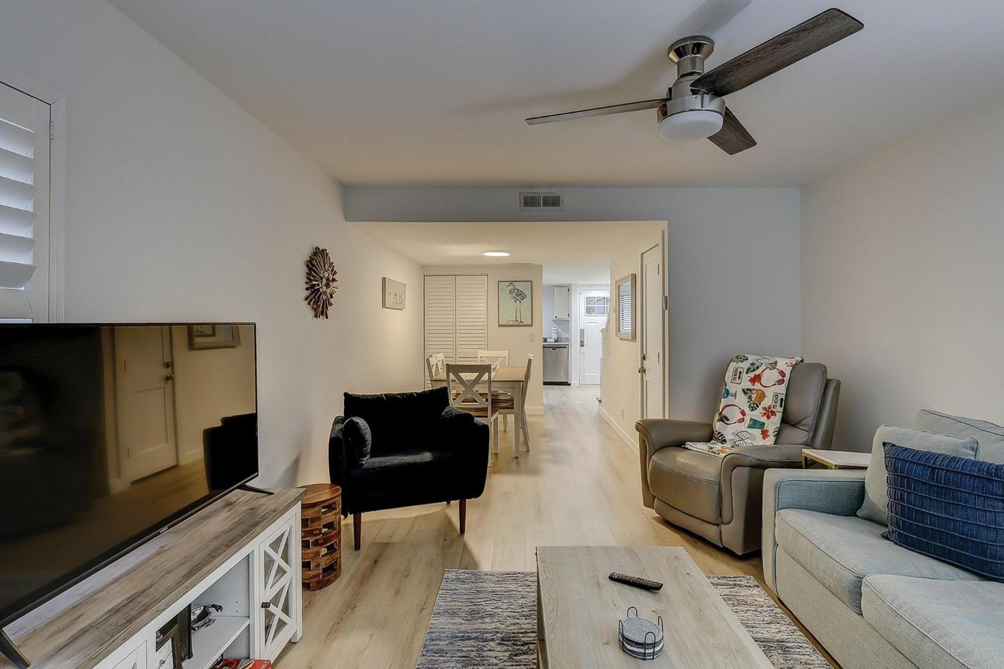 53 Stones Throw. Holiday home