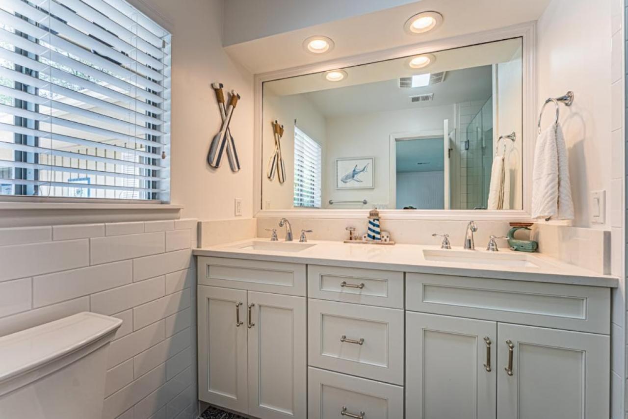 Holiday home 253 Greenwood New Renovations Private Pool Golf Views Sleeps 10 Sea Pines *