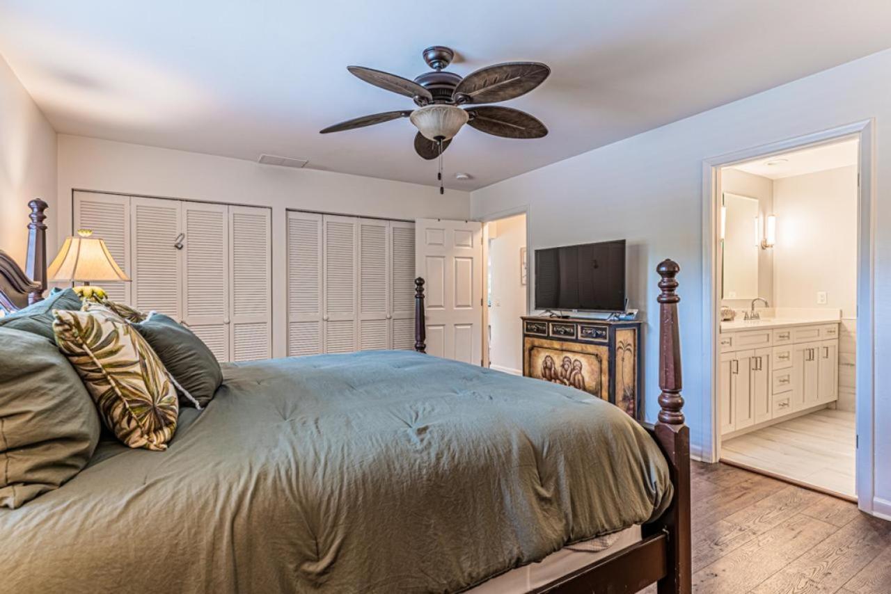 253 Greenwood New Renovations Private Pool Golf Views Sleeps 10 Sea Pines Holiday home *