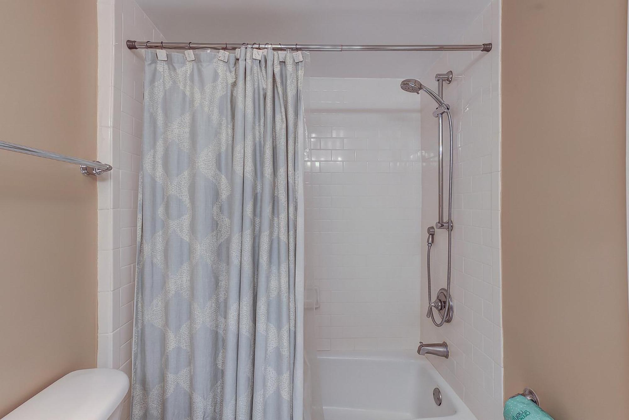 1686 Bluff Renovated Sleeps 8 Walk To Salty Dog Sea Pines