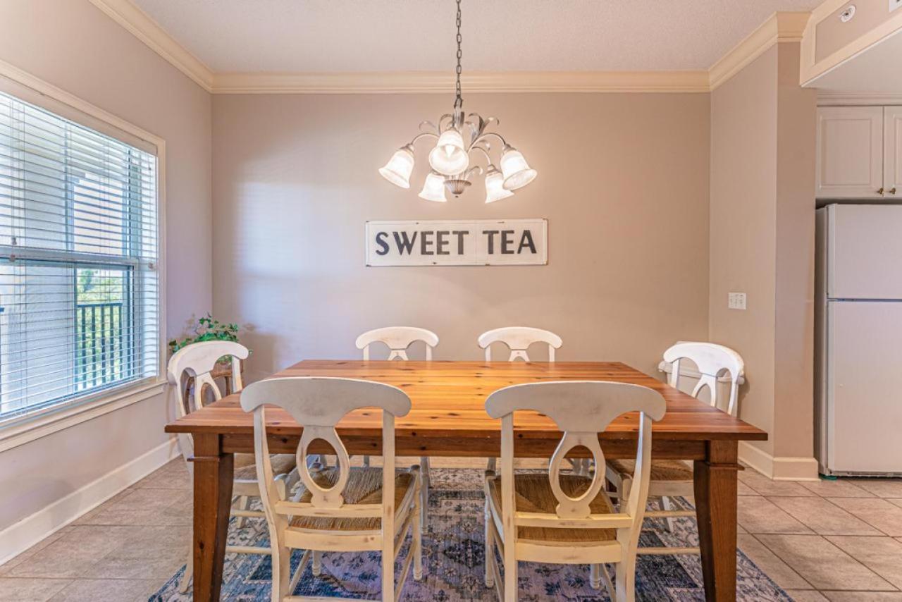 507 North Shore Walk To Steps From Restaurants And Shops Sleeps 6 North Forest Holiday home *