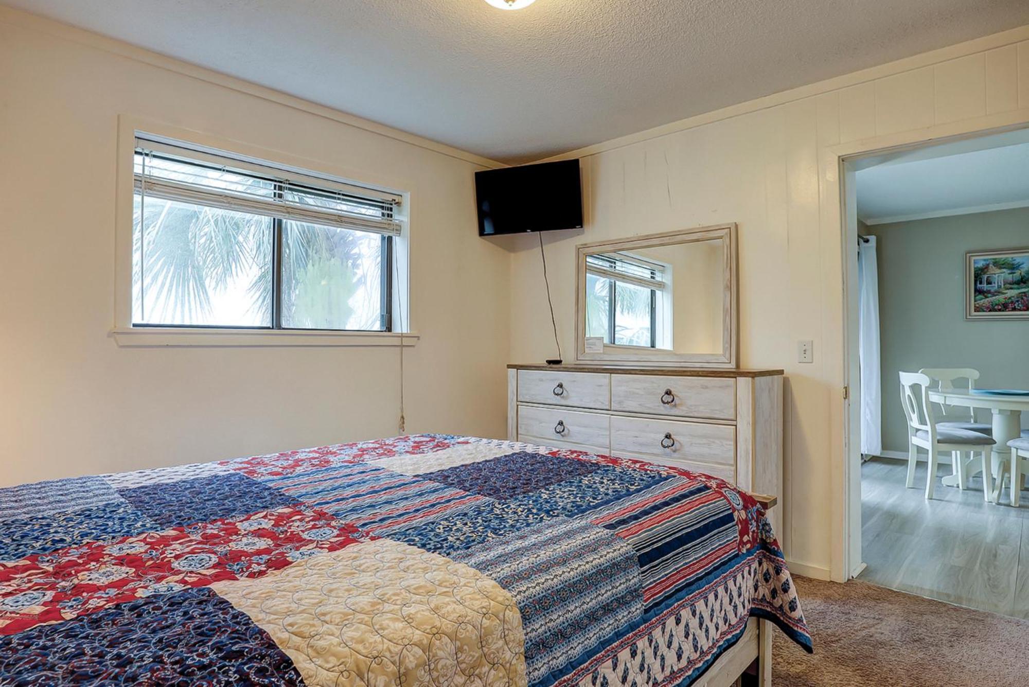 Holiday home Ocean Views 2 Bedroom Queen Double Twin Sleeper Sofa 3 Pools Free Tennis Easy Access *
