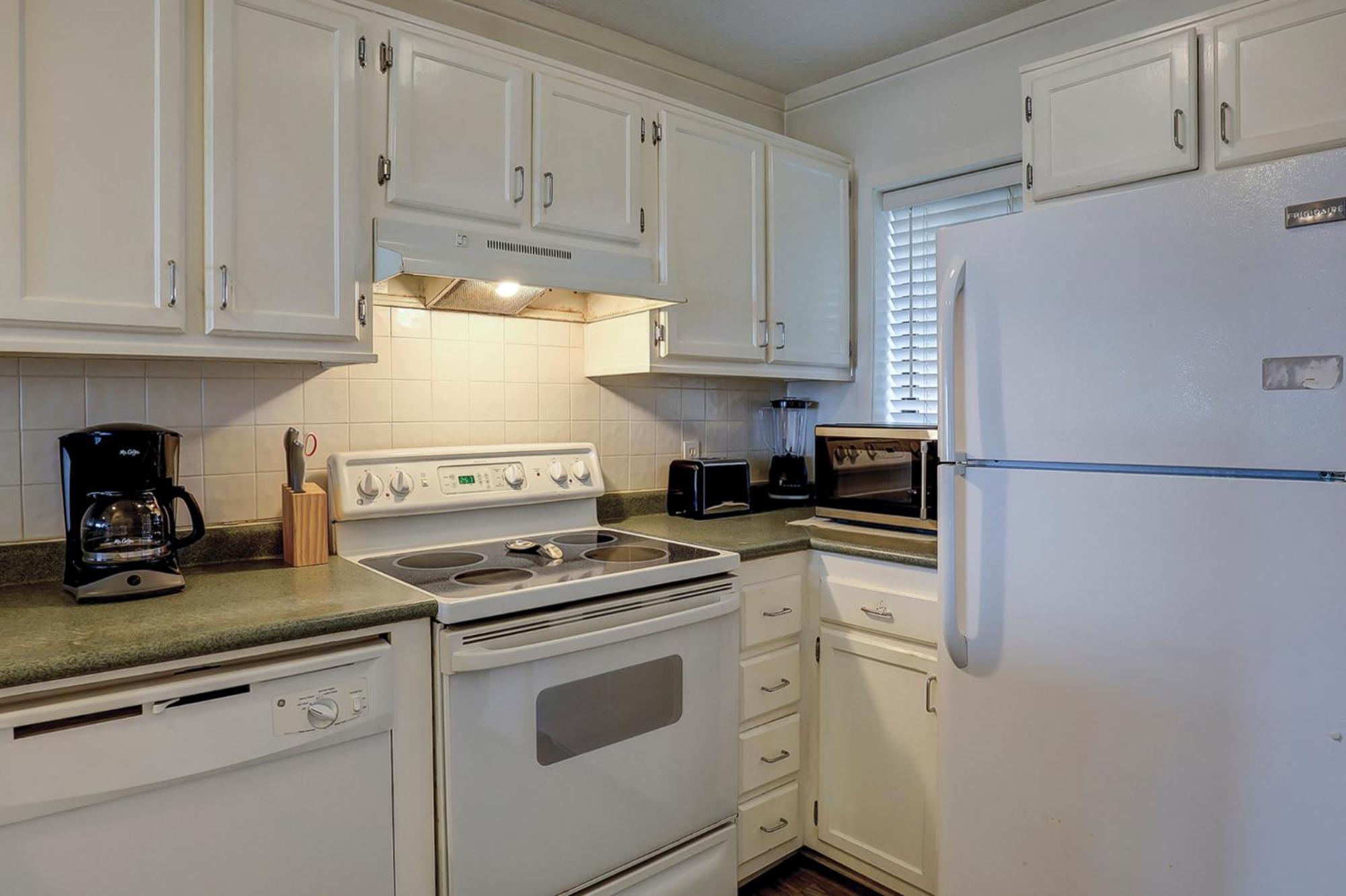 Ocean Views 2 Bedroom Queen Double Twin Sleeper Sofa 3 Pools Free Tennis Easy Access