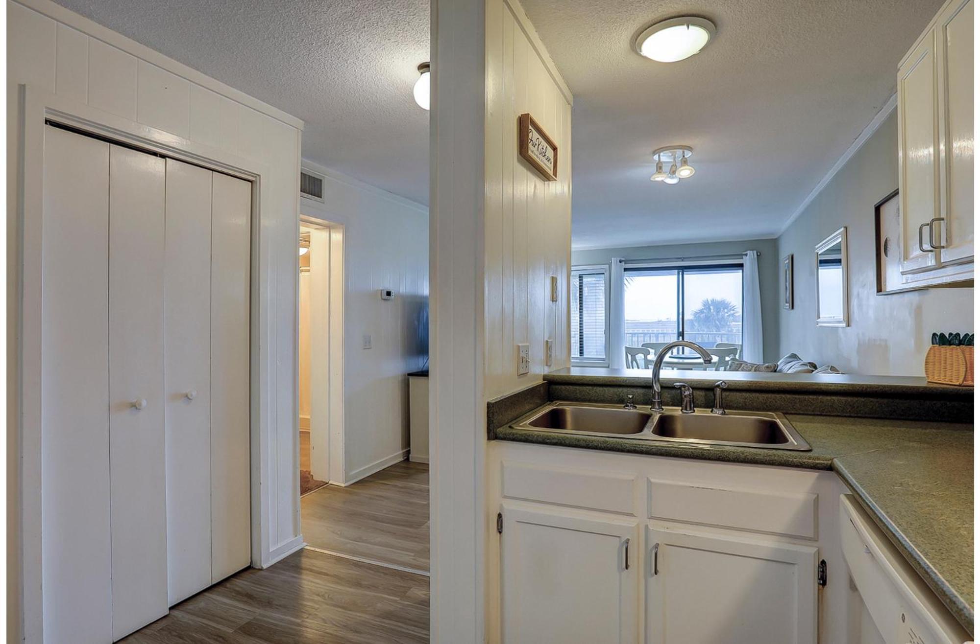 Holiday home Ocean Views 2 Bedroom Queen Double Twin Sleeper Sofa 3 Pools Free Tennis Easy Access