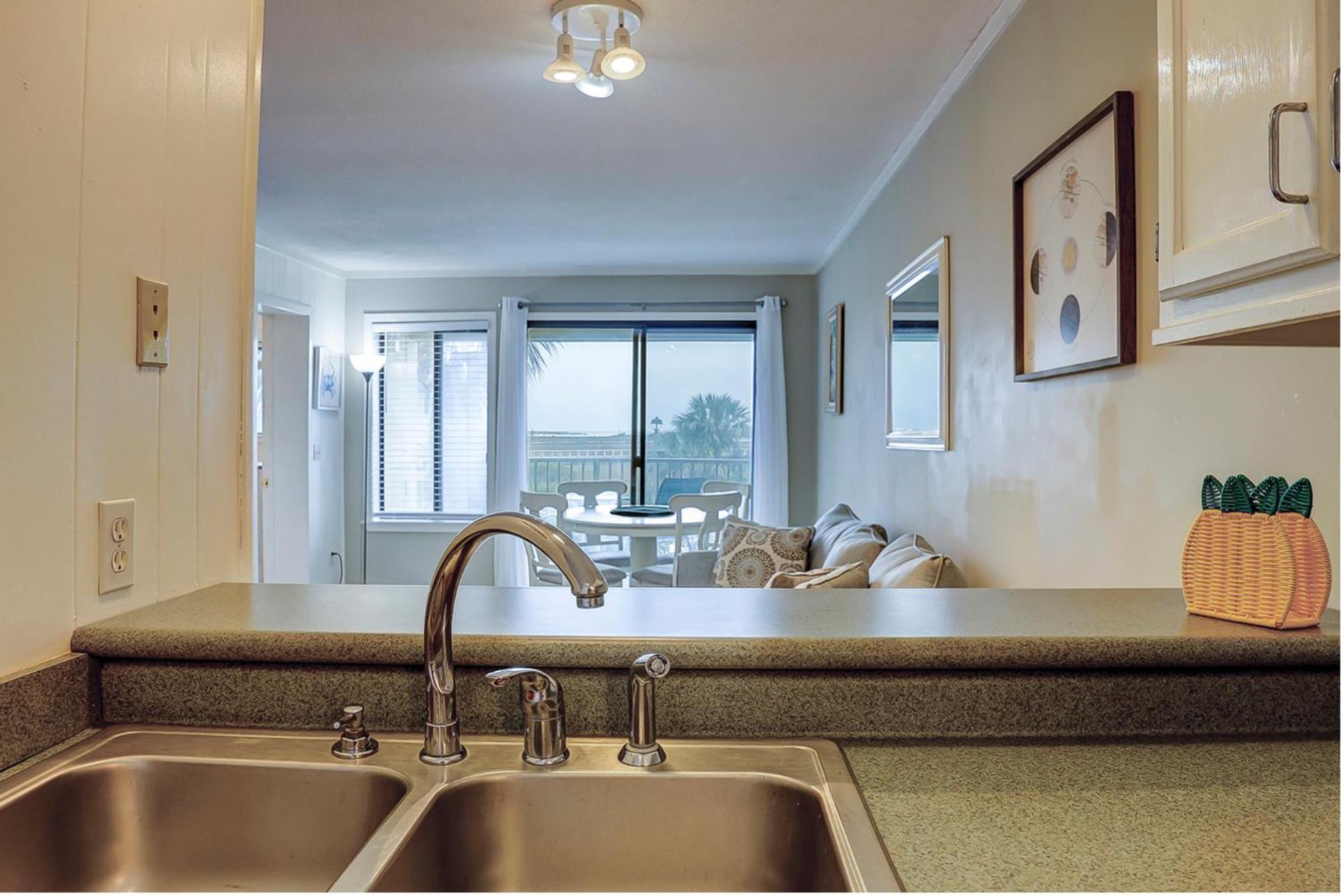 Holiday home Ocean Views 2 Bedroom Queen Double Twin Sleeper Sofa 3 Pools Free Tennis Easy Access *
