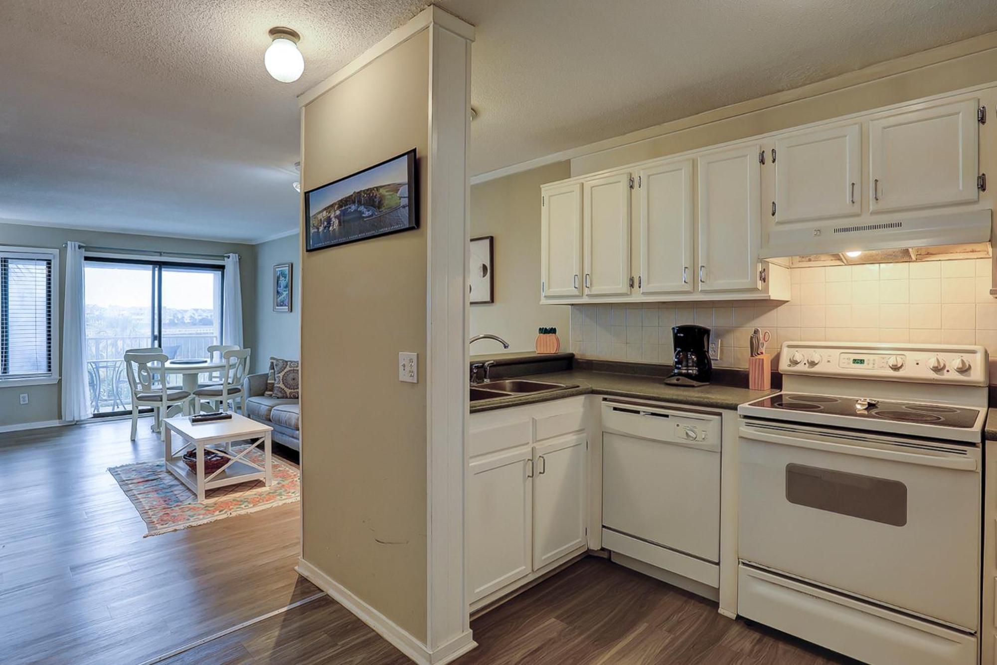 Ocean Views 2 Bedroom Queen Double Twin Sleeper Sofa 3 Pools Free Tennis Easy Access *