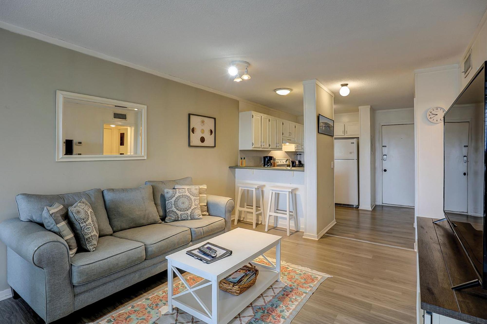 Holiday home Ocean Views 2 Bedroom Queen Double Twin Sleeper Sofa 3 Pools Free Tennis Easy Access