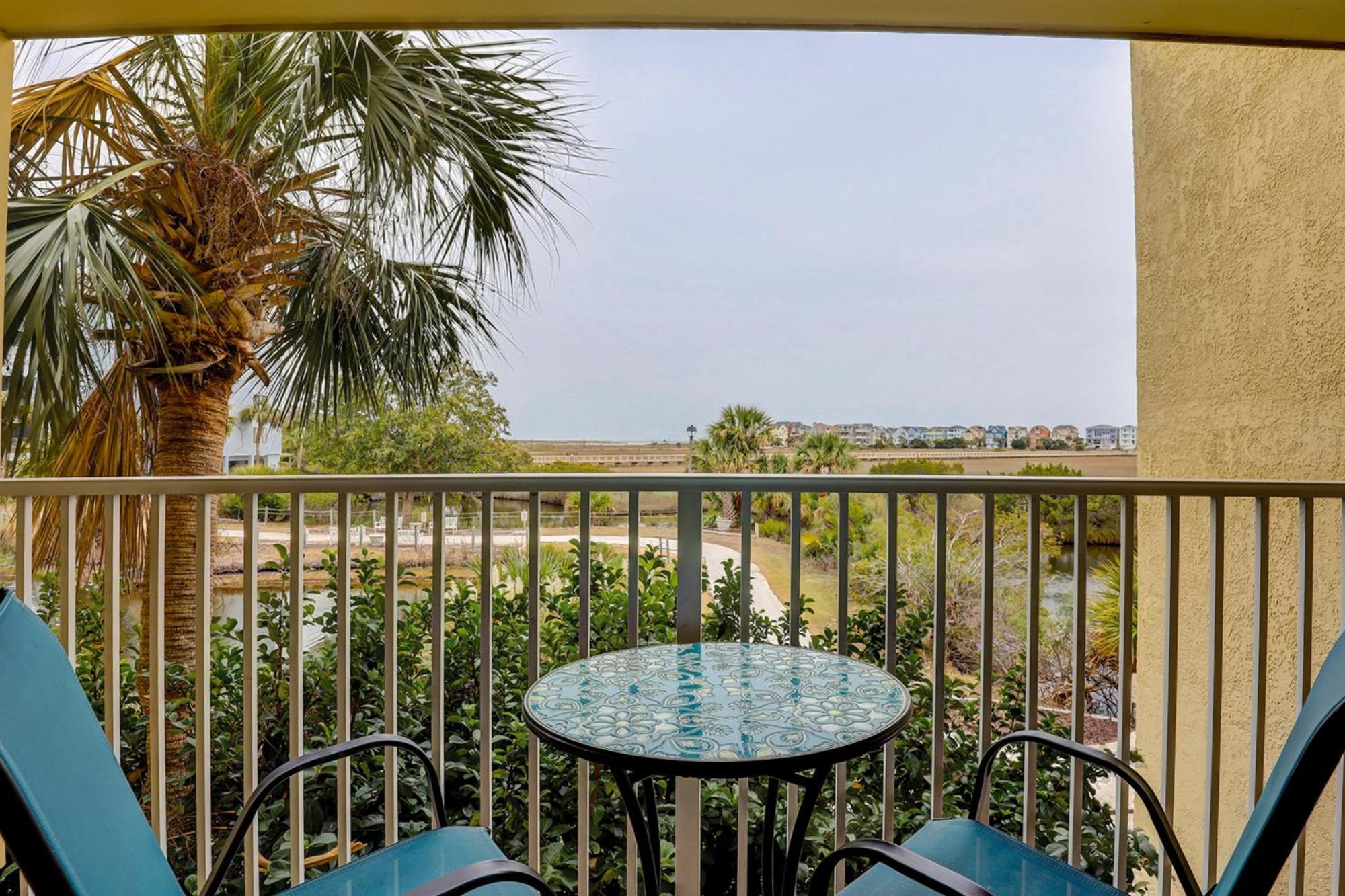 Holiday home Ocean Views 2 Bedroom Queen Double Twin Sleeper Sofa 3 Pools Free Tennis Easy Access *