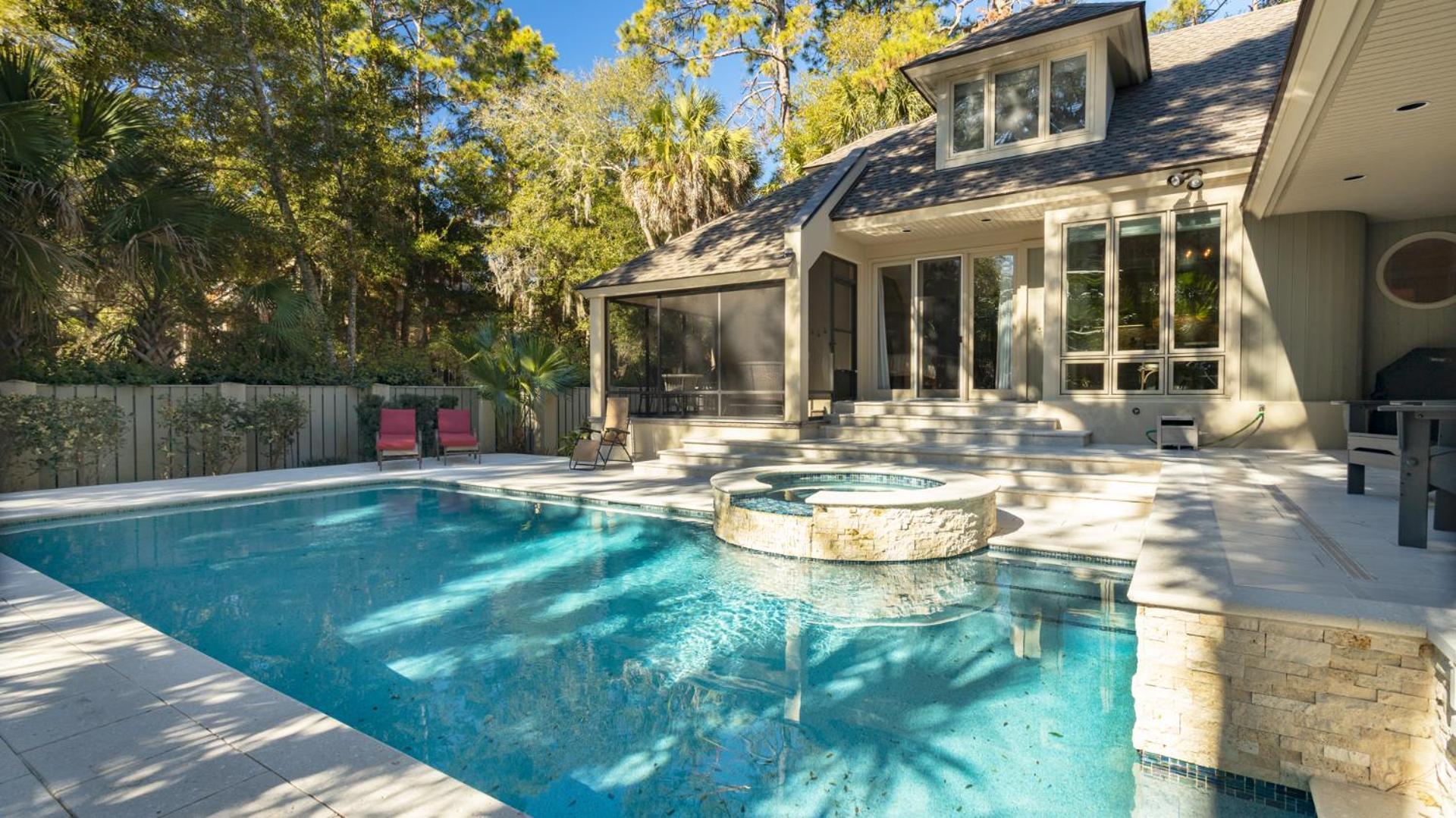 Sea Pines Family Villa, Walk To Beach, Private Pool Andspa *