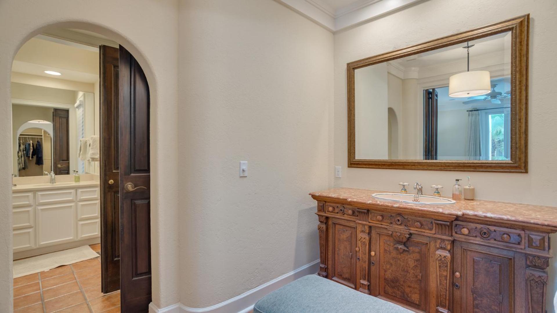 Sea Pines Family Villa, Walk To Beach, Private Pool Andspa Holiday home
