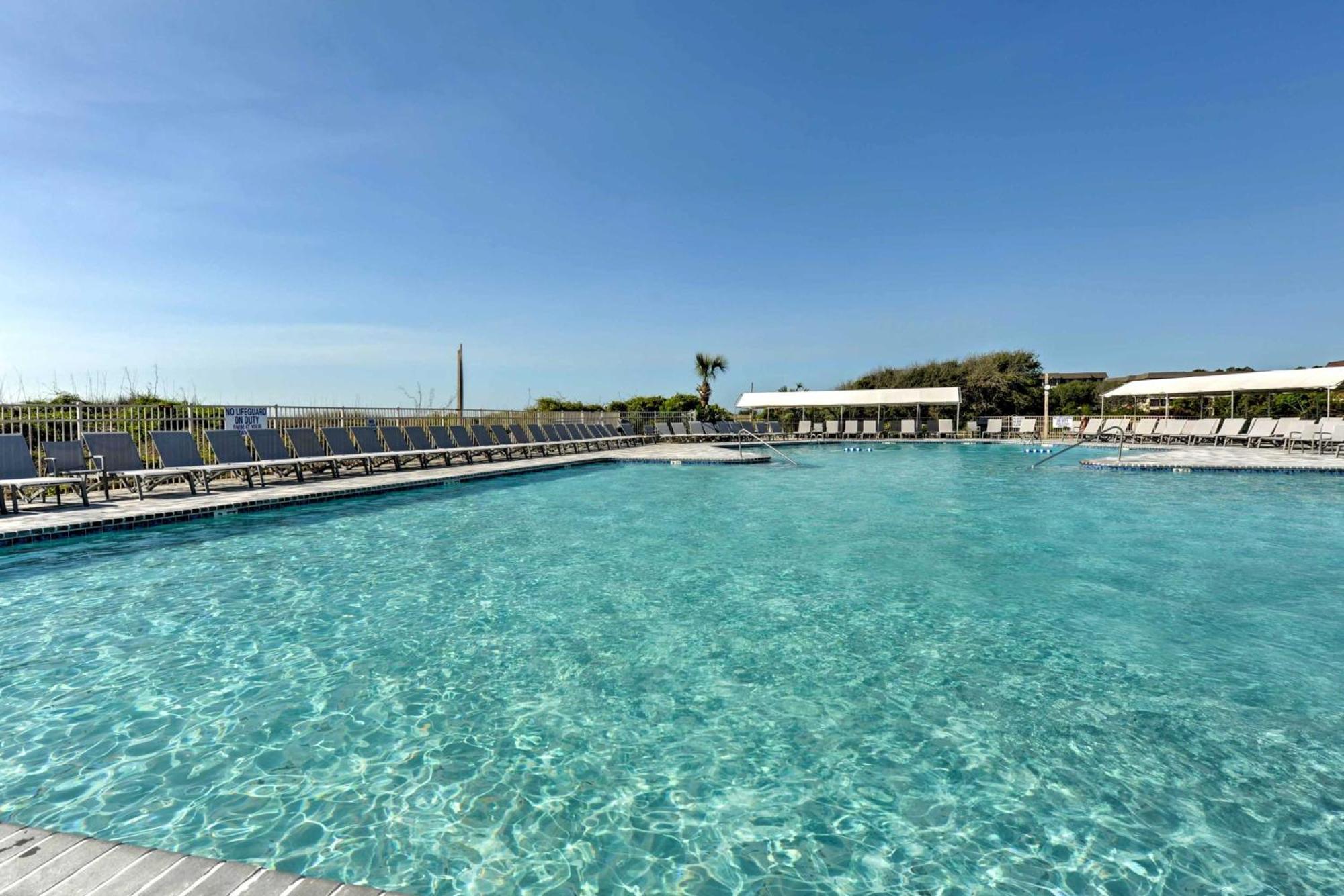 Pool Access Beachfront Hilton Head Apartment *