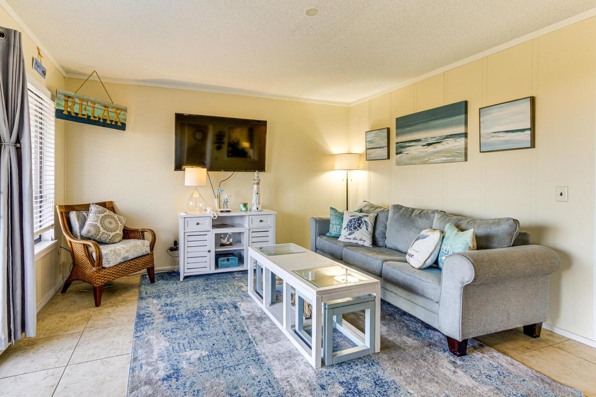 Pool Access Beachfront Hilton Head Apartment