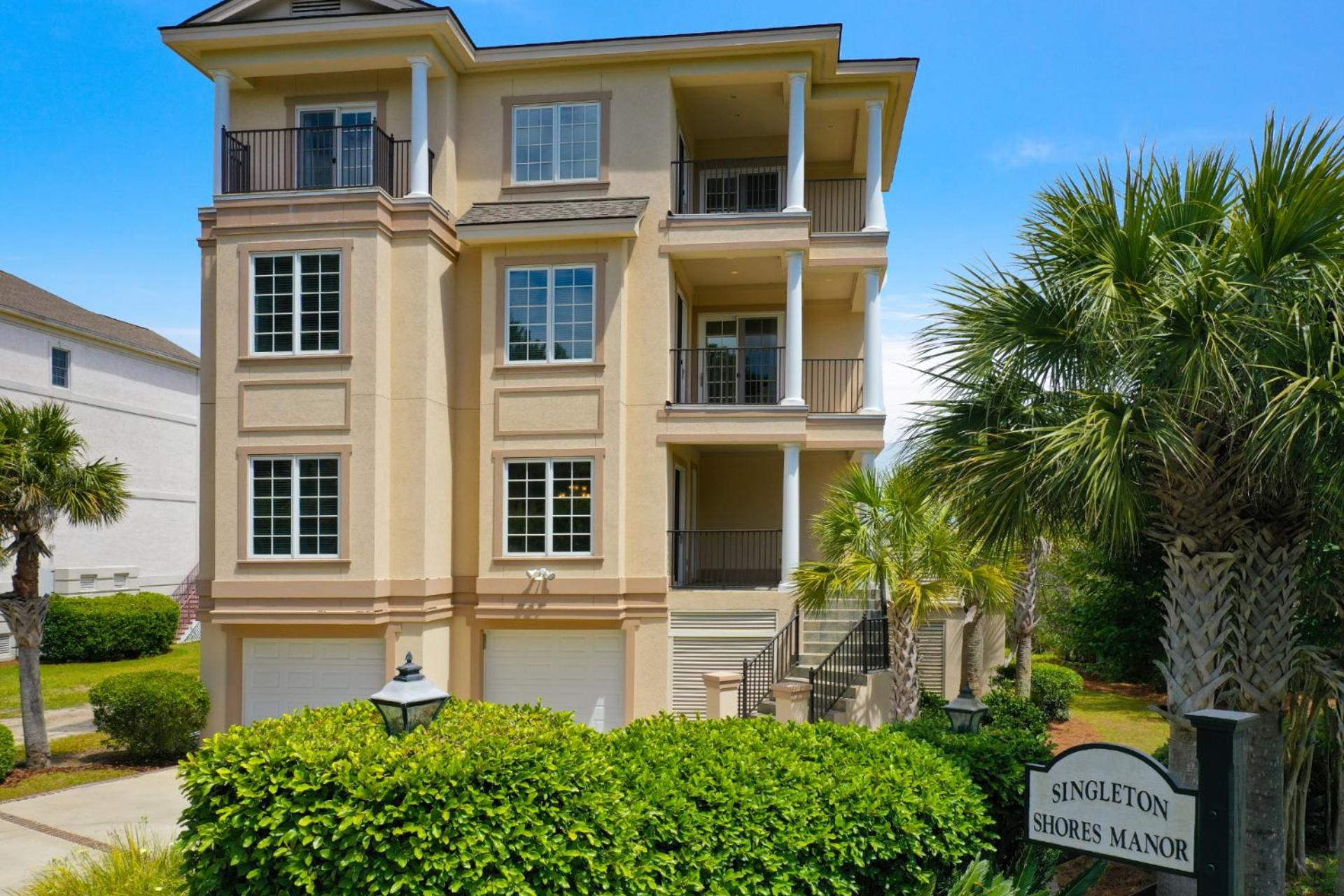 Luxury Family With Ocean Views, Pool, Wet Bar, Bbq Holiday home