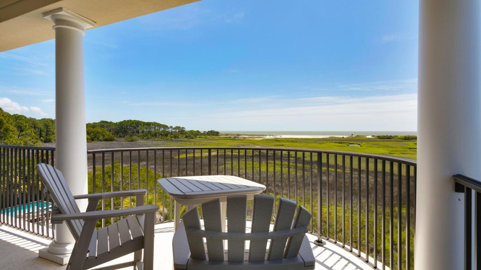 Luxury Family With Ocean Views, Pool, Wet Bar, Bbq Holiday home *