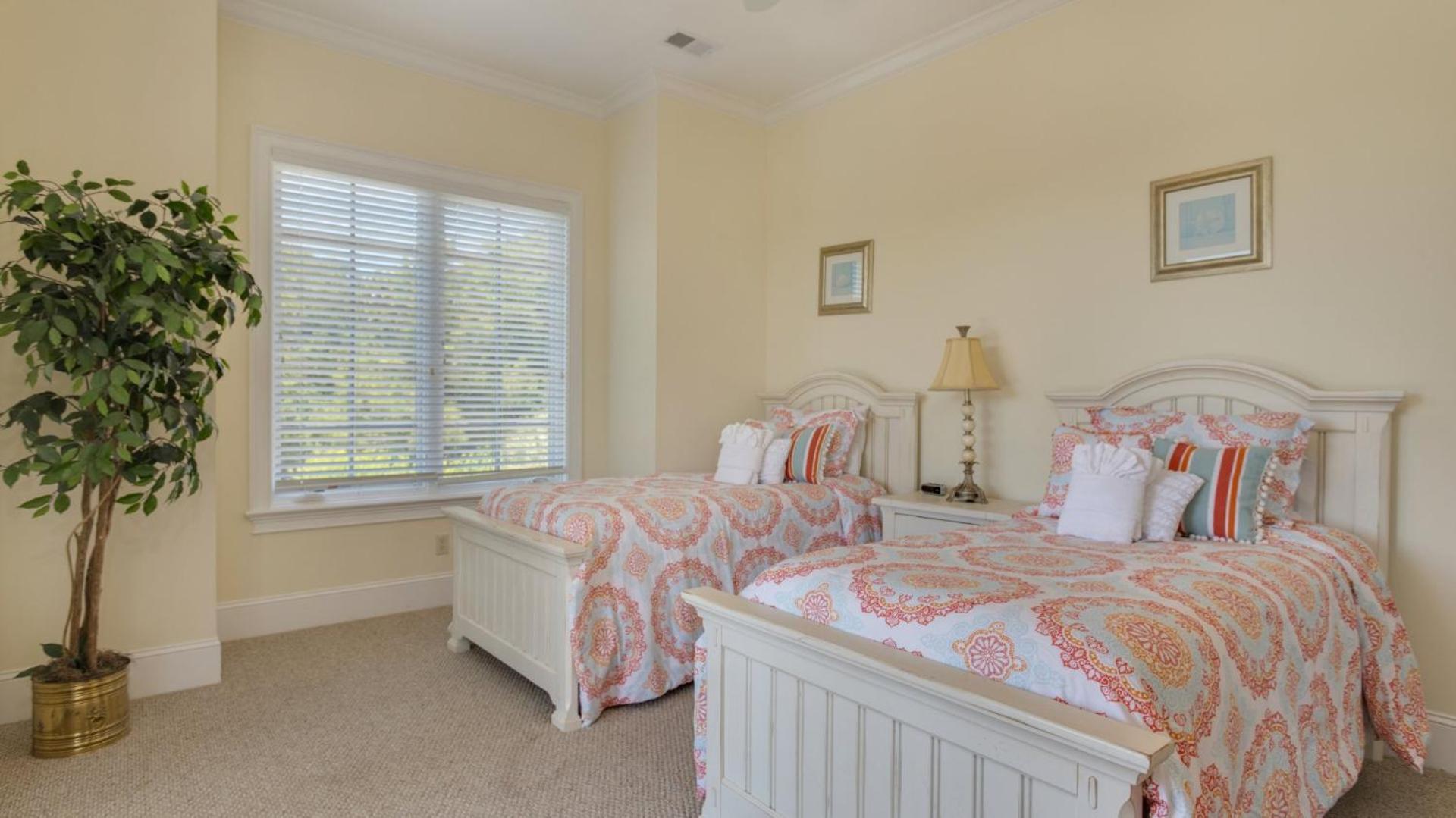 Luxury Family With Ocean Views, Pool, Wet Bar, Bbq