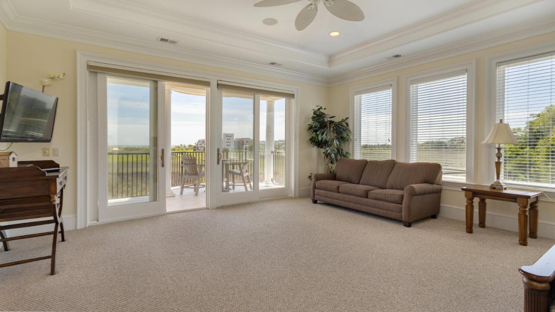 Luxury Family With Ocean Views, Pool, Wet Bar, Bbq Holiday home