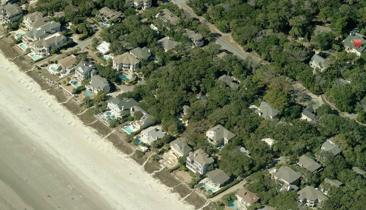Family Retreat With Backyard Oasis, Private Pool, Spa, Fireplace, Game Holiday home