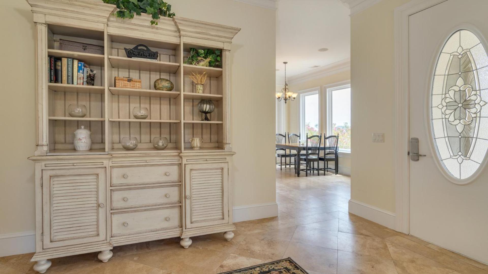 Luxury Family With Ocean Views, Pool, Wet Bar, Bbq Holiday home