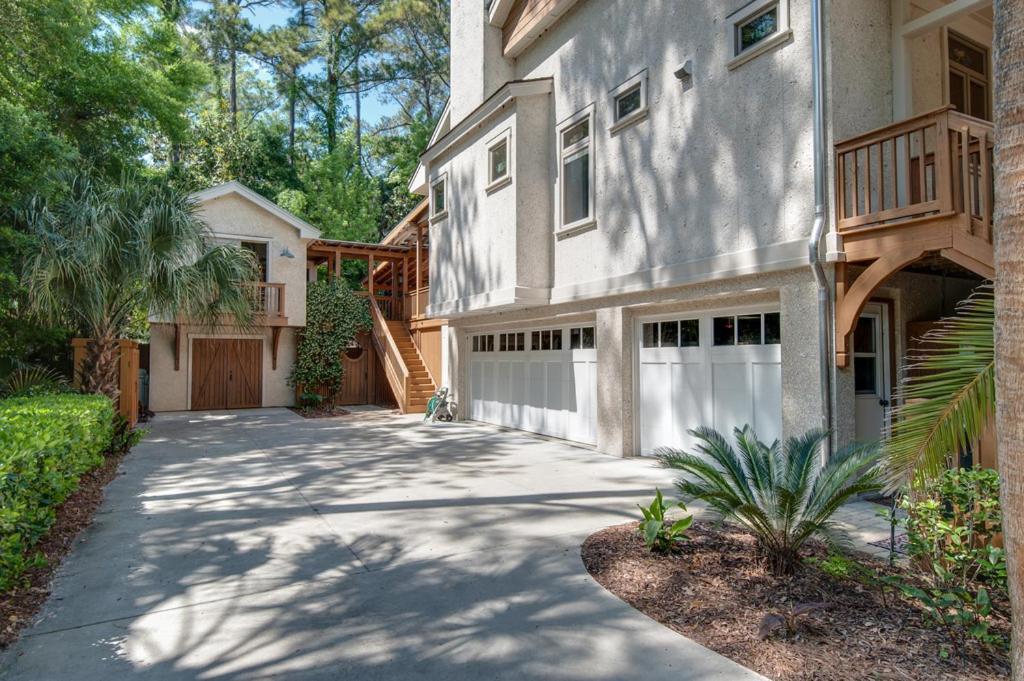 Family Retreat With Backyard Oasis, Private Pool, Spa, Fireplace, Game Holiday home *