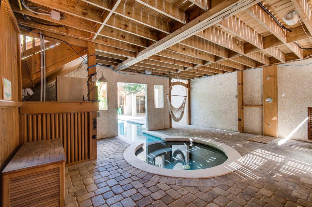 Family Retreat With Backyard Oasis, Private Pool, Spa, Fireplace, Game