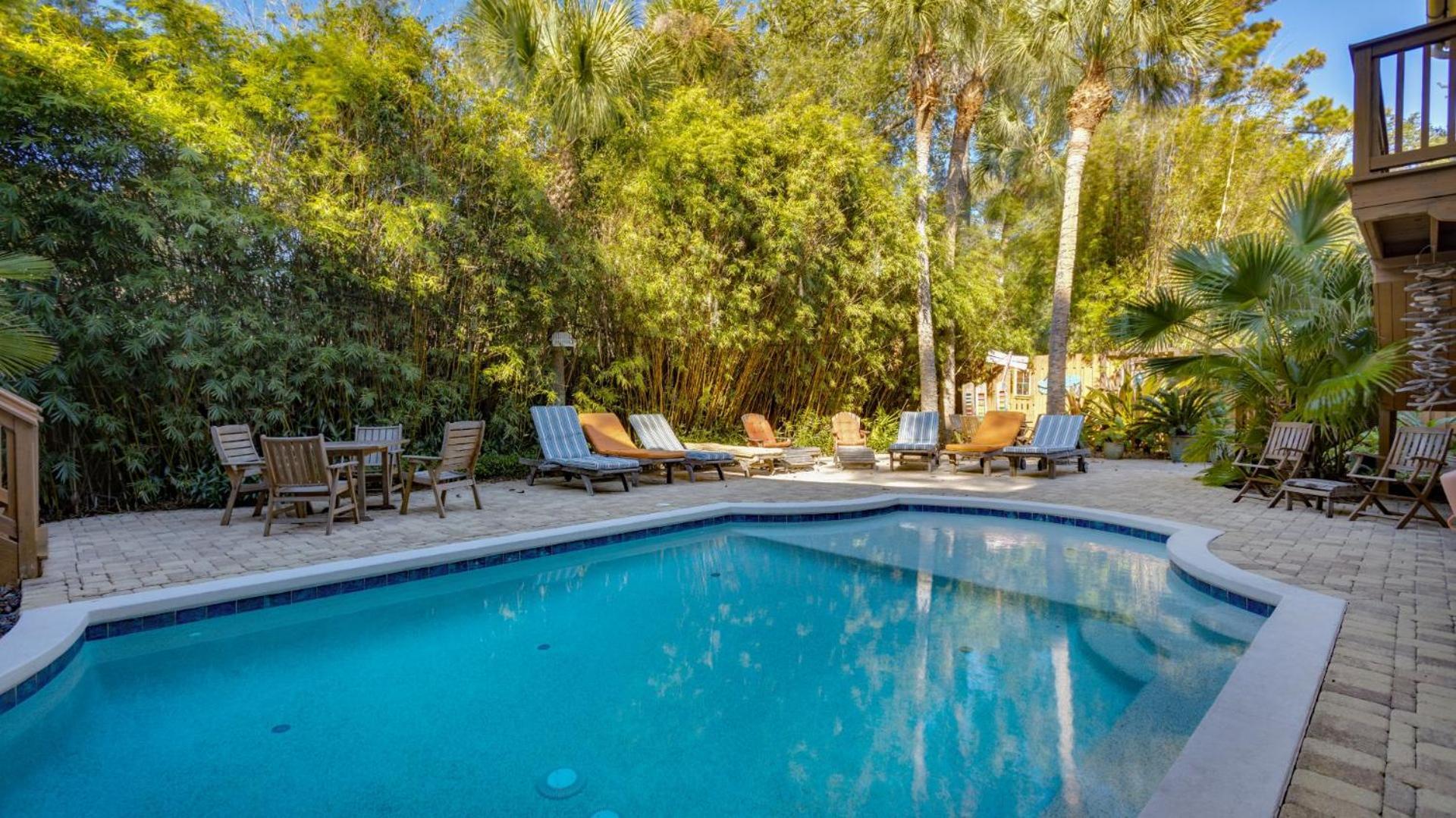 Family Retreat With Backyard Oasis, Private Pool, Spa, Fireplace, Game