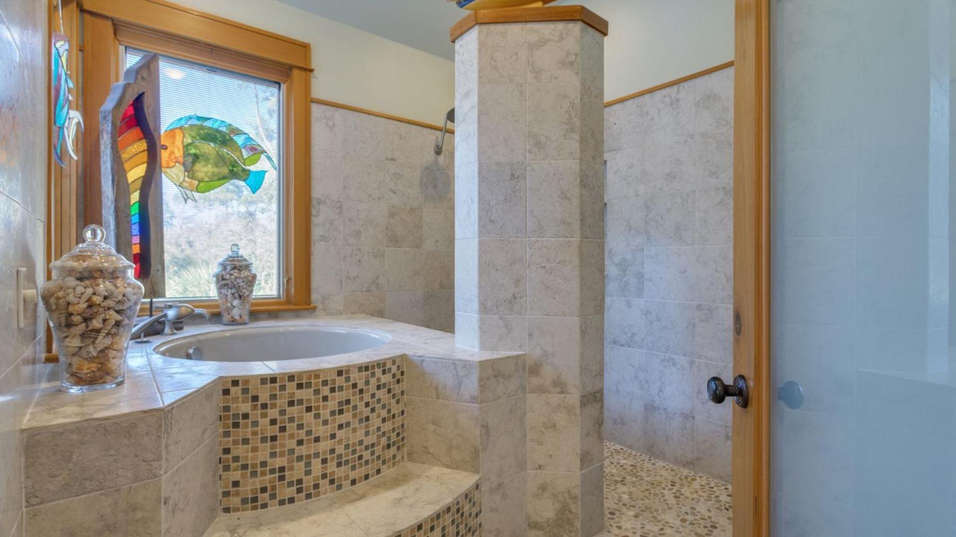 Holiday home Family Retreat With Backyard Oasis, Private Pool, Spa, Fireplace, Game *