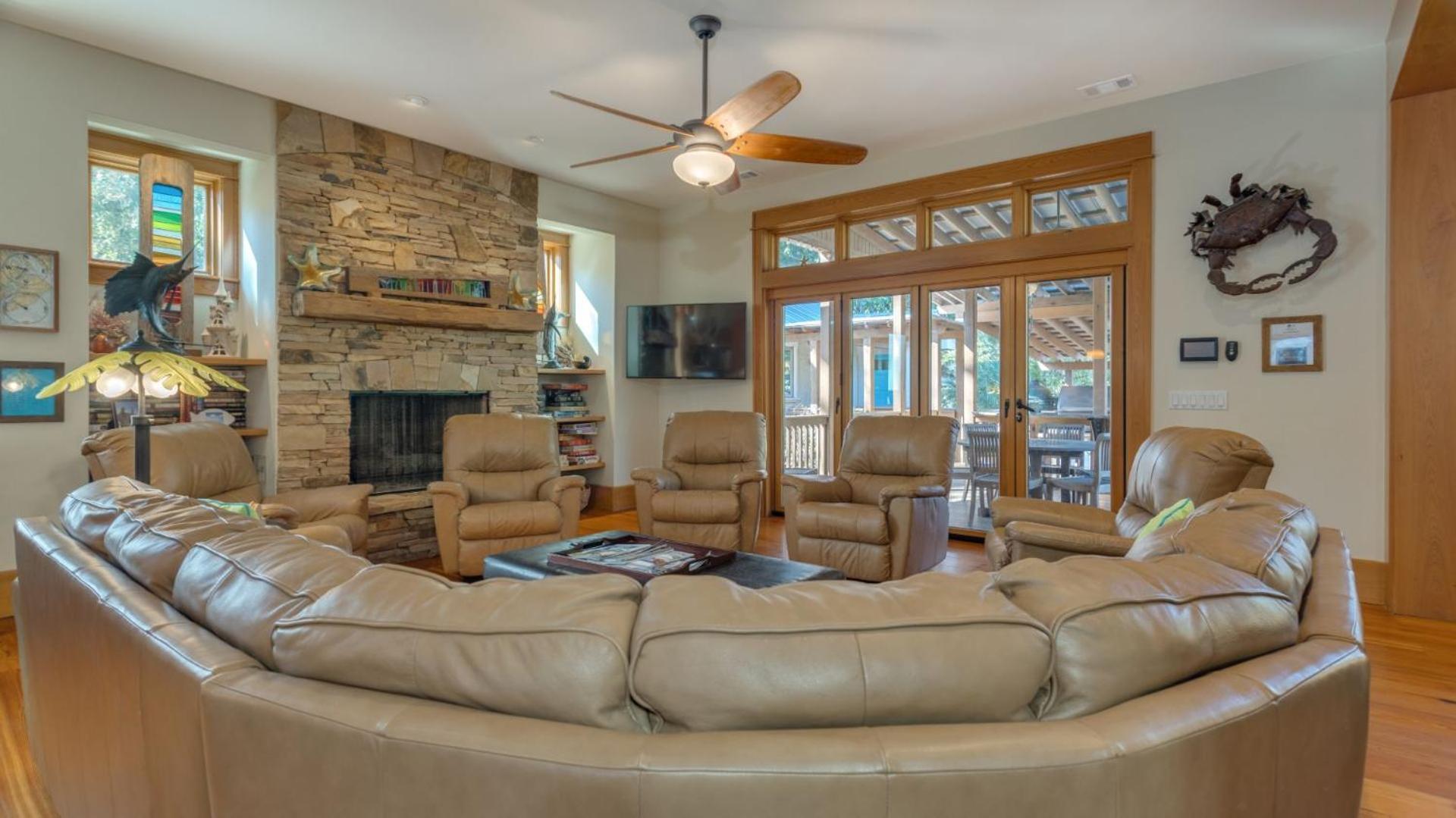 Holiday home Family Retreat With Backyard Oasis, Private Pool, Spa, Fireplace, Game