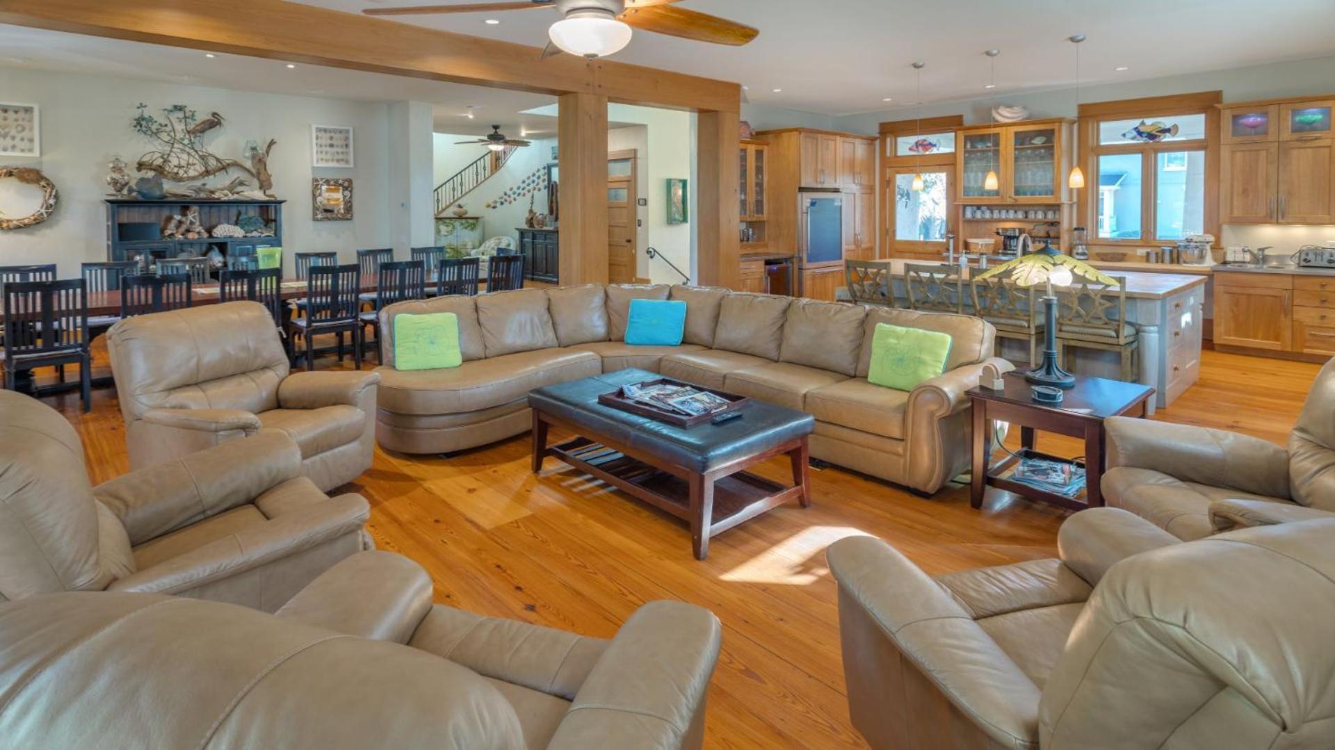 Family Retreat With Backyard Oasis, Private Pool, Spa, Fireplace, Game Holiday home *