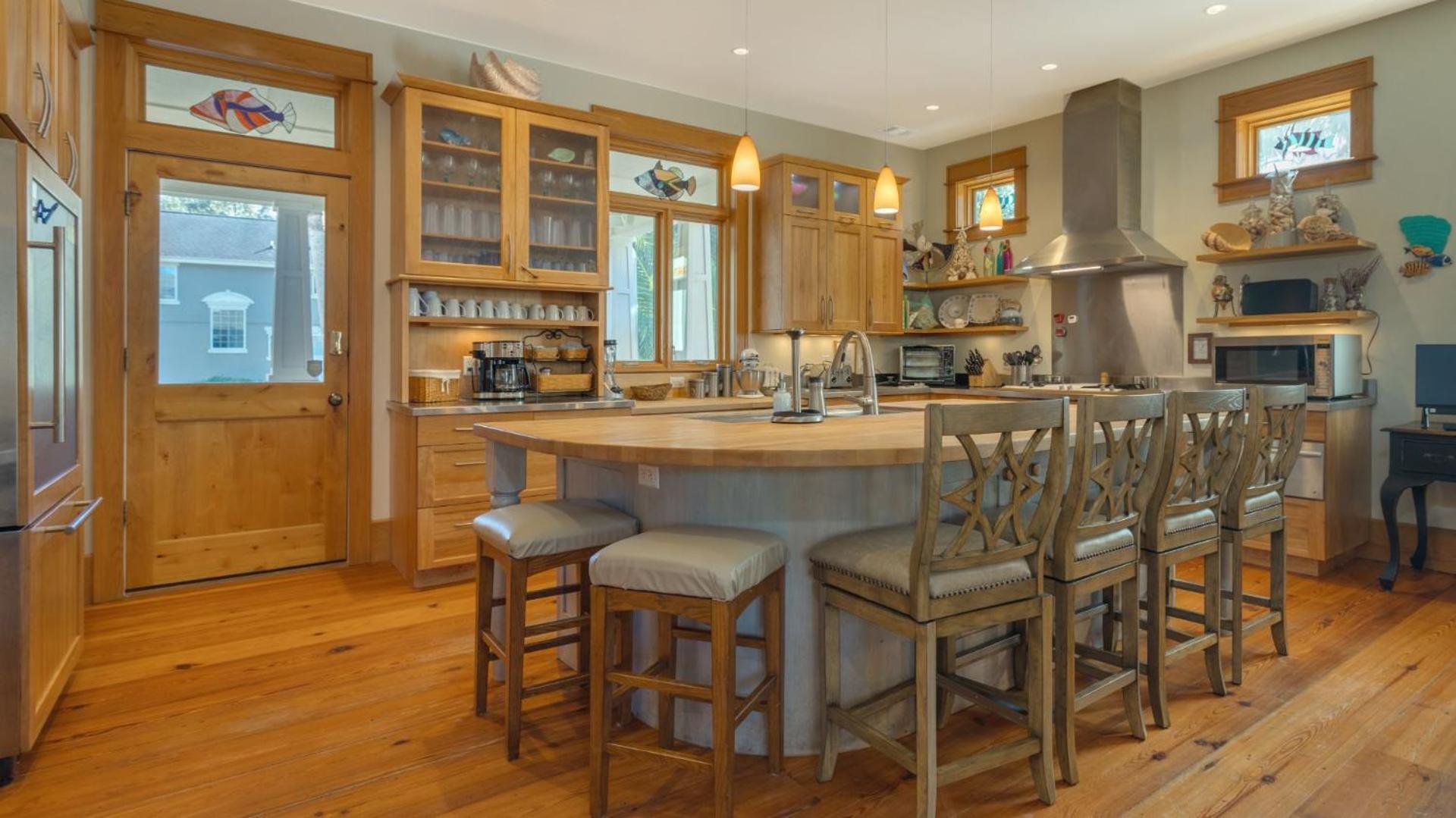 Family Retreat With Backyard Oasis, Private Pool, Spa, Fireplace, Game Holiday home Hilton Head Island