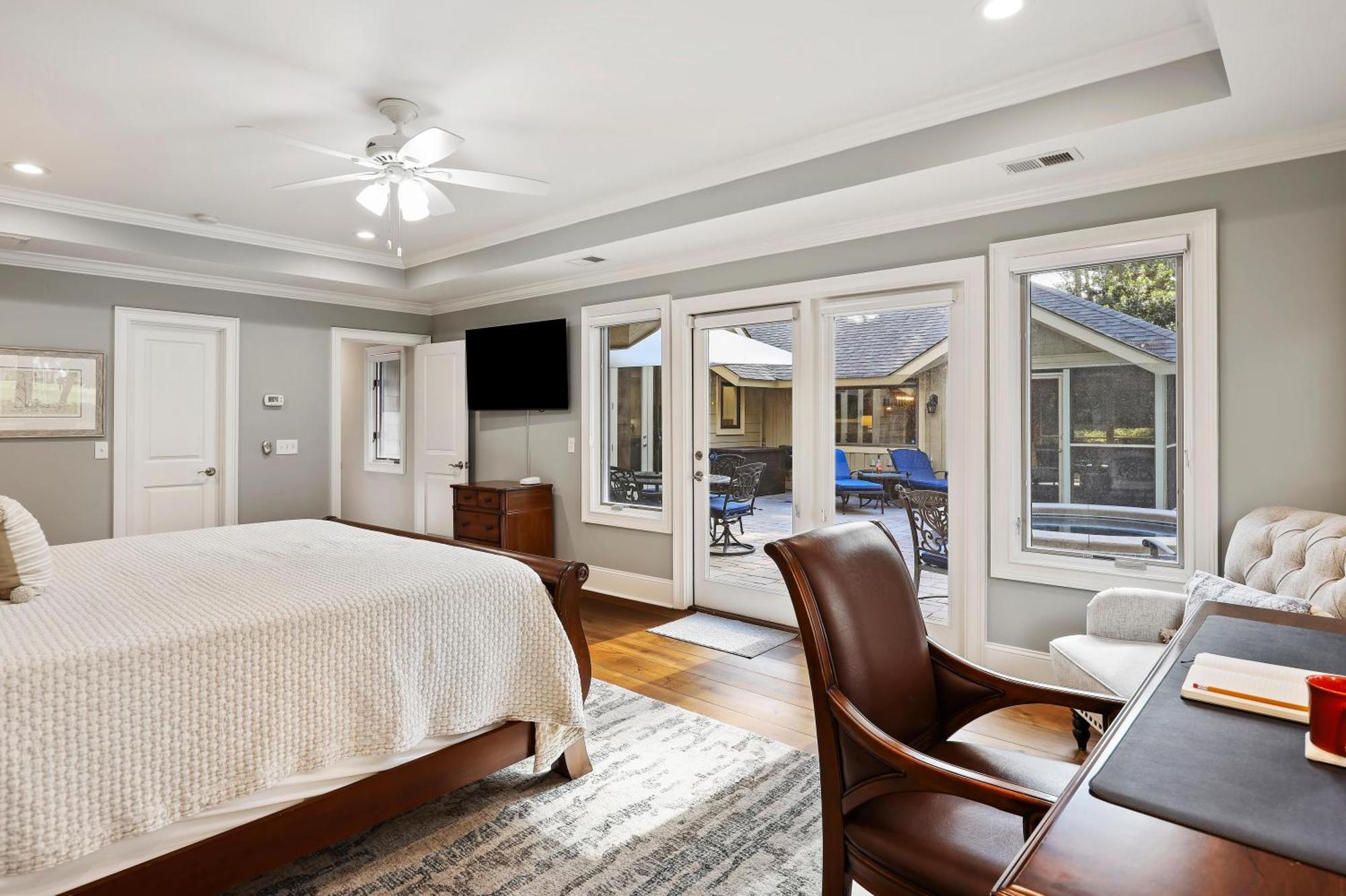 18 Willow Oak