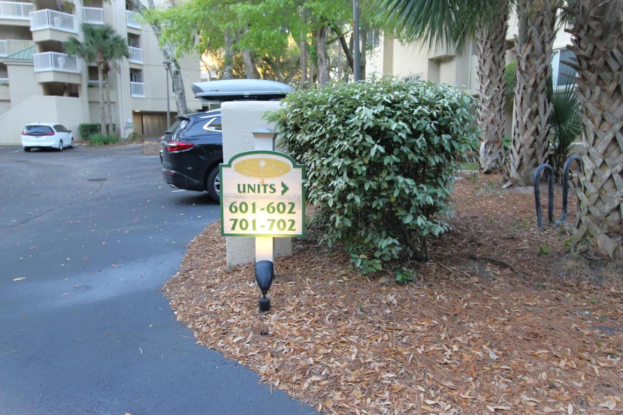 601 Barrington Park Apartment *