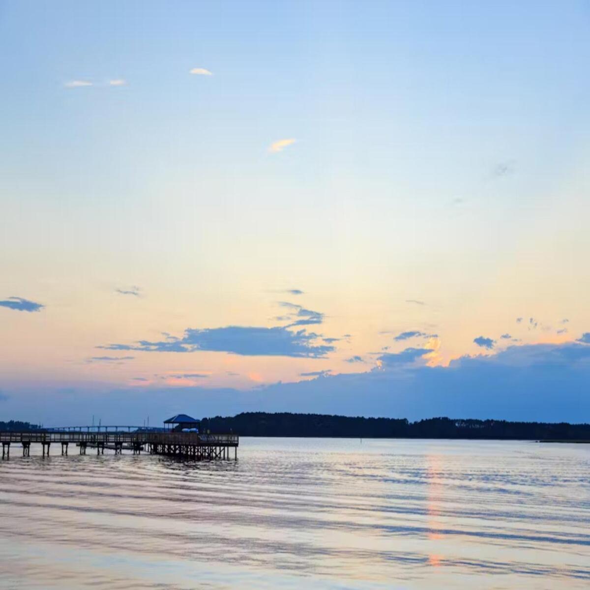 Walk To The And Coligny! Apartment Hilton Head Island