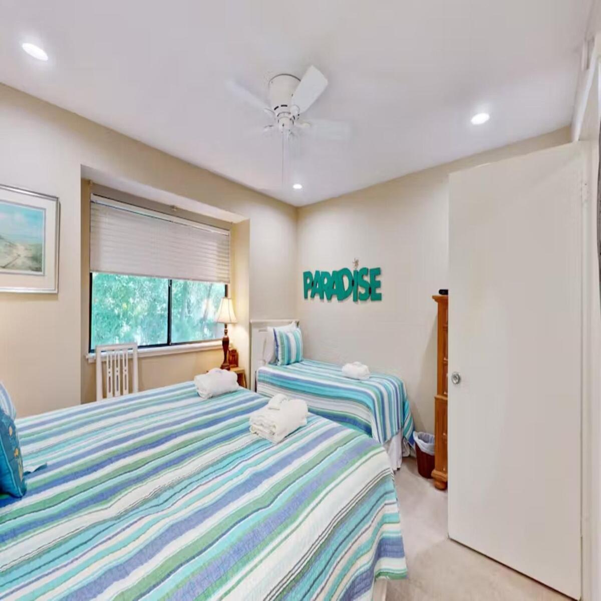 Walk To The And Coligny! Apartment