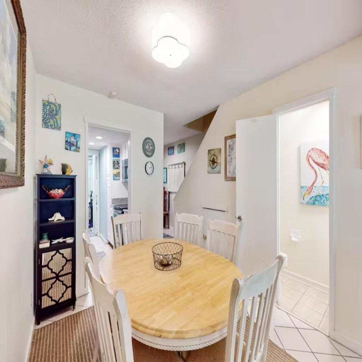 Apartment Walk To The And Coligny! *